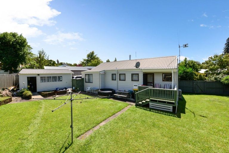 Photo of property in 6 Matipo Crescent, Pukete, Hamilton, 3200
