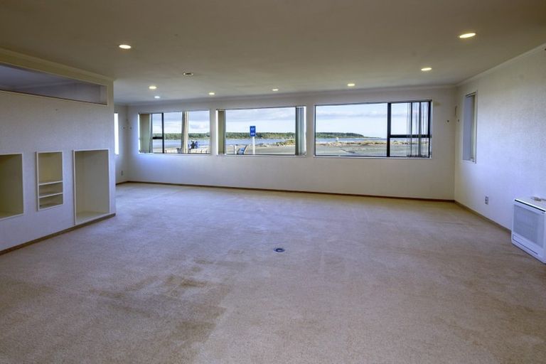 Photo of property in 9 Dawick Street, Foxton Beach, Foxton, 4815