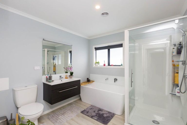 Photo of property in 5 Poulson Grove, Trentham, Upper Hutt, 5018