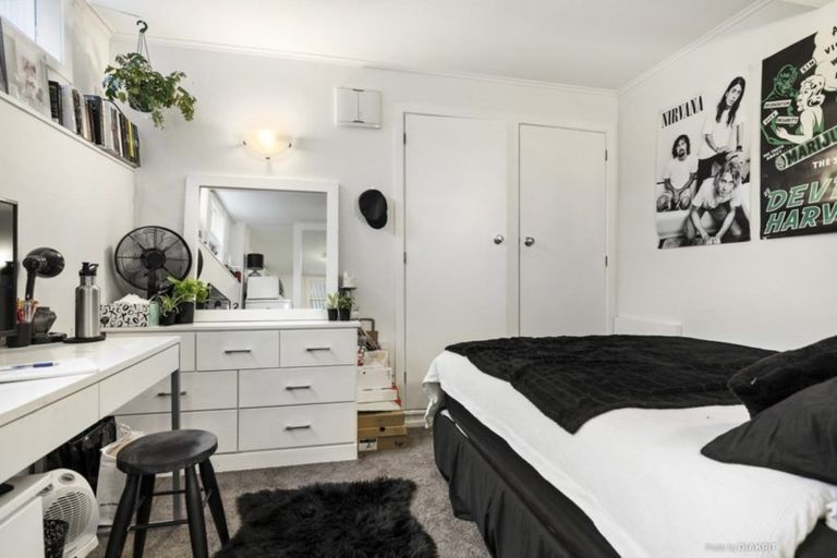 Photo of property in 15 Moir Street, Mount Victoria, Wellington, 6011