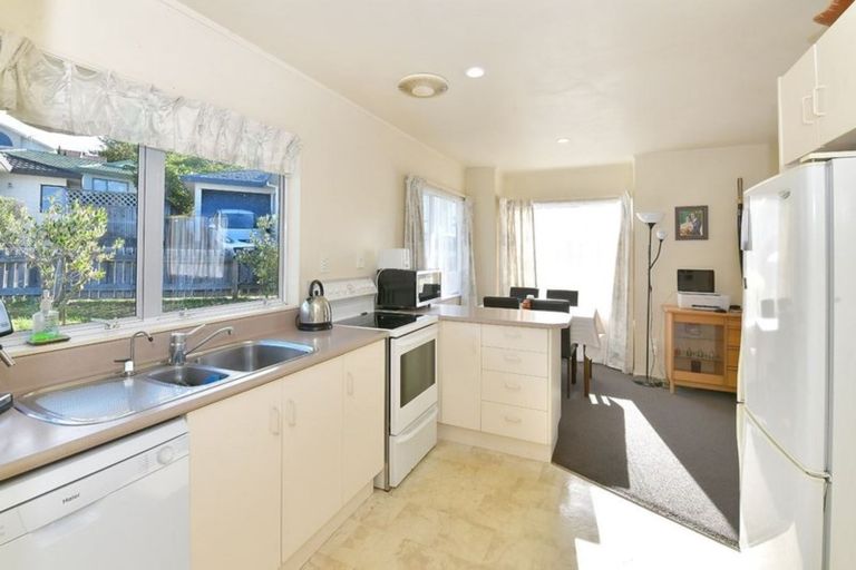 Photo of property in 38 Charlotte Street, Stanmore Bay, Whangaparaoa, 0932