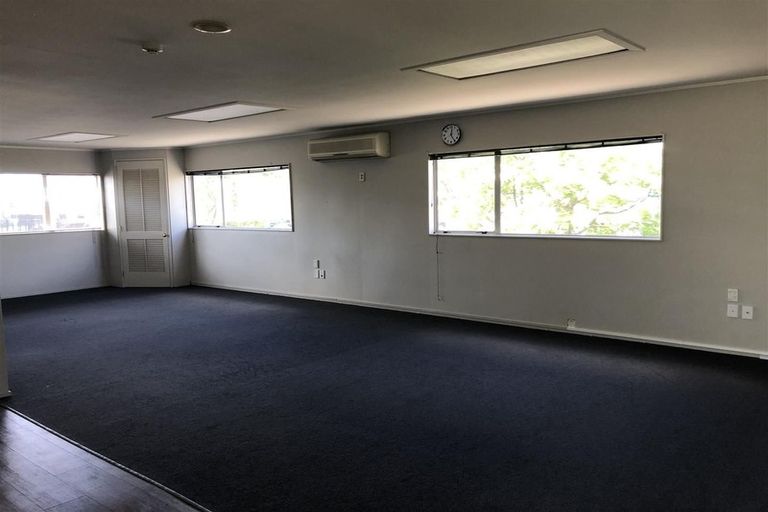 Photo of property in 20b Devon Road, Bucklands Beach, Auckland, 2012