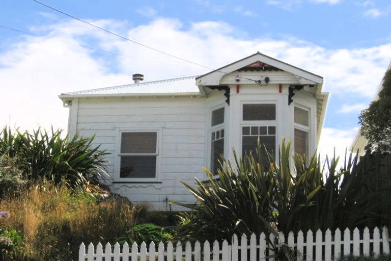 Photo of property in 1 Glendavar Street, Berhampore, Wellington, 6023