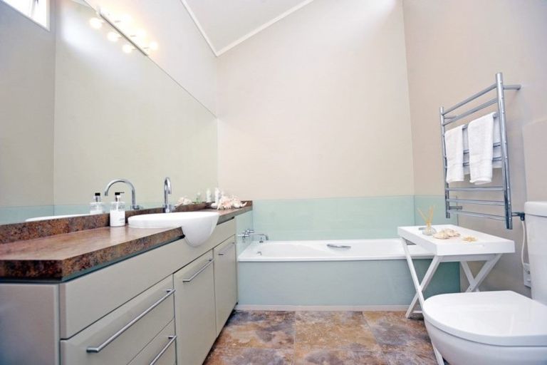 Photo of property in 19 Haronga Road, Inner Kaiti, Gisborne, 4010