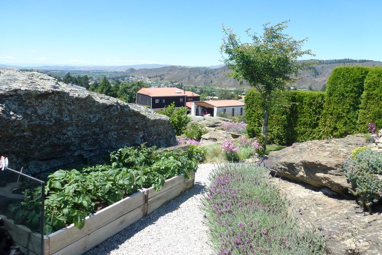 Photo of property in 63 Kamaka Crescent, Bridge Hill, Alexandra, 9320