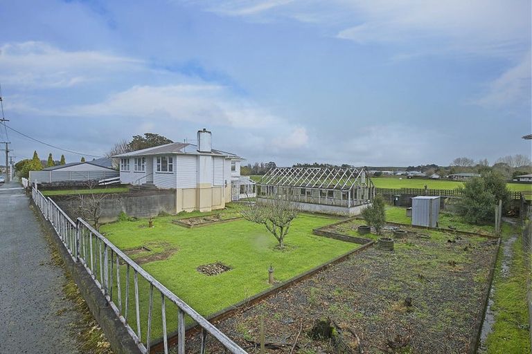 Photo of property in 303 High Street, Eltham, 4322