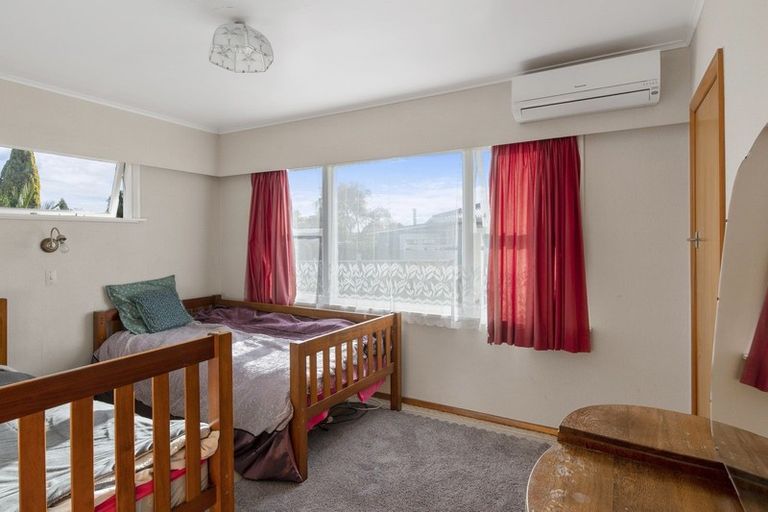 Photo of property in 14 Highbury Drive, Levin, 5510