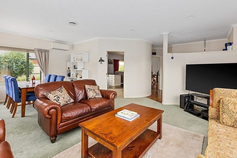 Photo of property in 10 Malbec Way, Greenmeadows, Napier, 4112