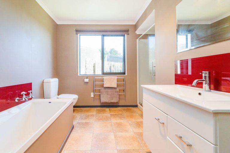 Photo of property in 237 Ngaio Road, Halcombe, Palmerston North, 4479