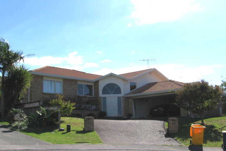 Photo of property in 12 Azure Grove, Unsworth Heights, Auckland, 0632