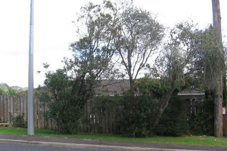 Photo of property in 73 Captain Scott Road, Glen Eden, Auckland, 0602