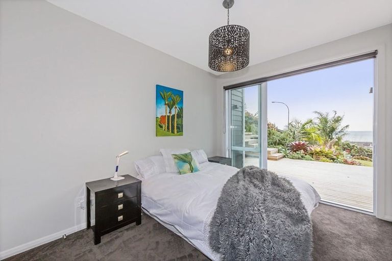 Photo of property in 3 Glenelg Road, Red Beach, 0932