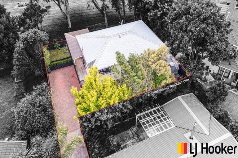 Photo of property in 2/187 Carnoustie Drive, Wattle Downs, Auckland, 2103