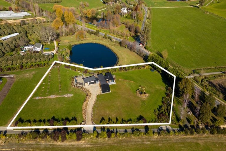 Photo of property in 142 Aporo Road, Tasman, Upper Moutere, 7173