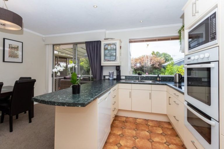 Photo of property in 260 Hendersons Road, Hoon Hay, Christchurch, 8025