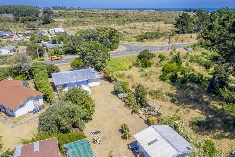 Photo of property in 868 Hokio Beach Road, Hokio Beach, Levin, 5571