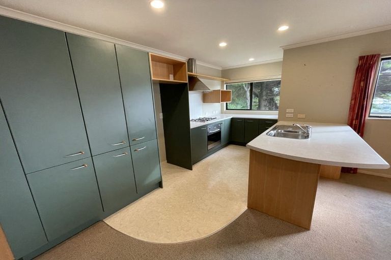 Photo of property in 5b Bishops Glen, Tawa, Wellington, 5028