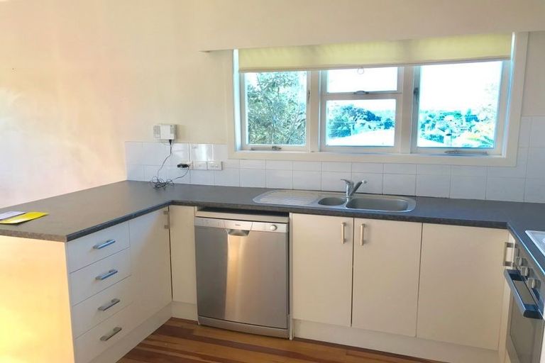 Photo of property in 1/1 Quebec Road, Milford, Auckland, 0620