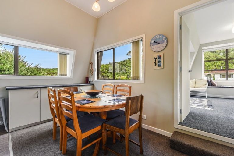 Photo of property in 29a Ranui Street, Waikawa, Picton, 7220