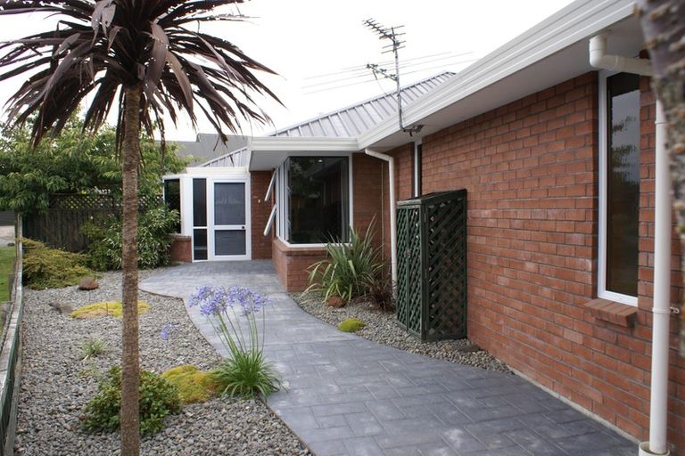 Photo of property in 15 Millcroft Place, Parklands, Christchurch, 8083