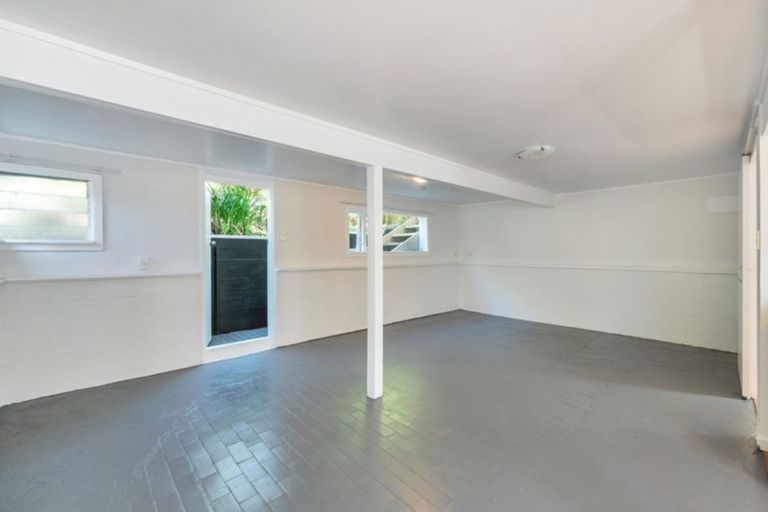 Photo of property in 1/49 Fairclough Road, Beach Haven, Auckland, 0626