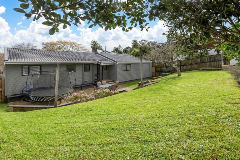 Photo of property in 17 Orinda Close, Botany Downs, Auckland, 2010