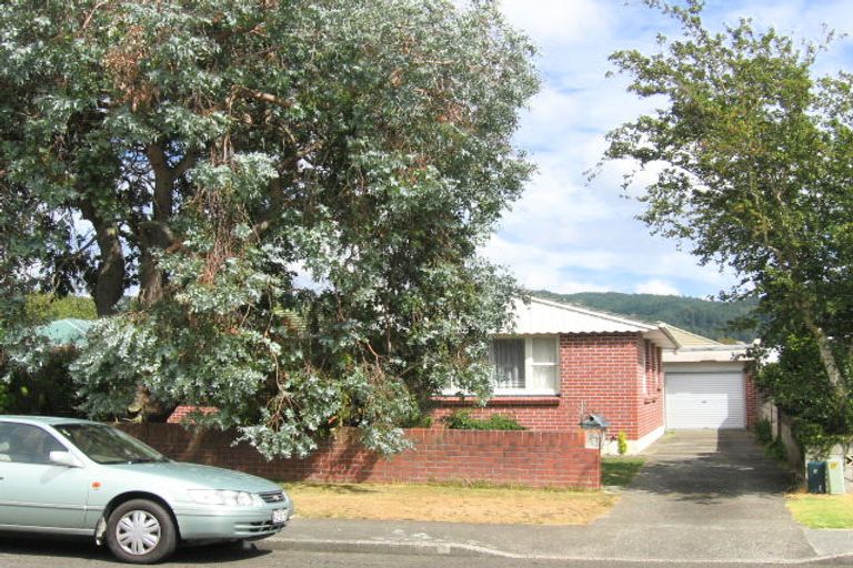 Photo of property in 15 Kiwi Street, Heretaunga, Upper Hutt, 5018