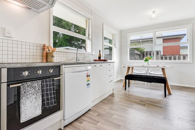 Photo of property in 11 Minifie Avenue, Melville, Hamilton, 3206