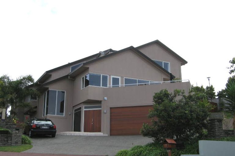 Photo of property in 9 Asbury Crescent, Campbells Bay, Auckland, 0630