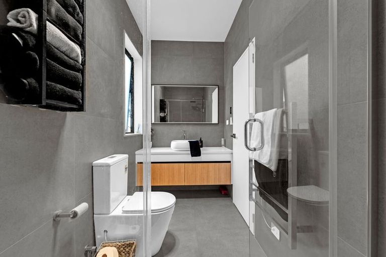 Photo of property in 12 Dolcetto Place, Pokeno, 2402