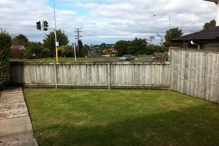Photo of property in 868 East Coast Road, Northcross, Auckland, 0630