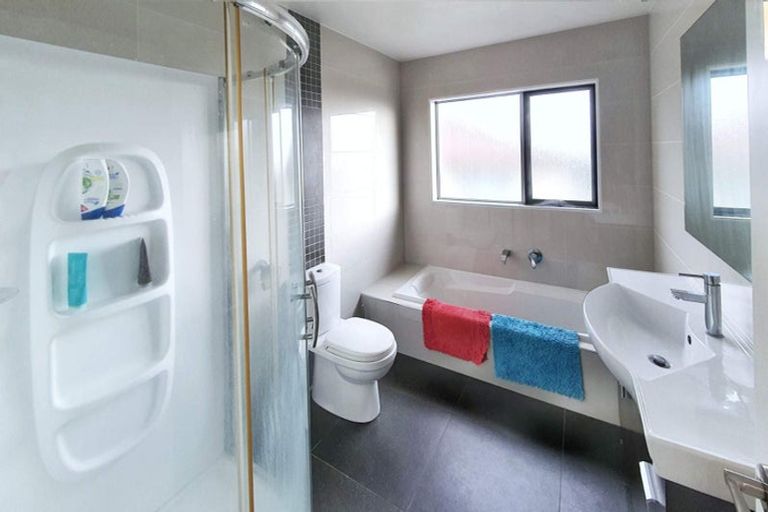 Photo of property in 7 Andy Crescent, Flat Bush, Auckland, 2016