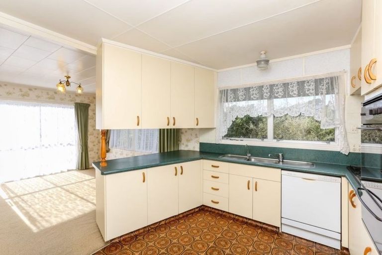 Photo of property in 10 Te Mara Place, Merrilands, New Plymouth, 4312