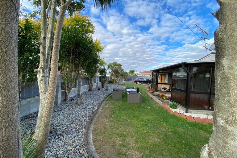 Photo of property in 2 Edmund Hillary Avenue, Papakura, 2110