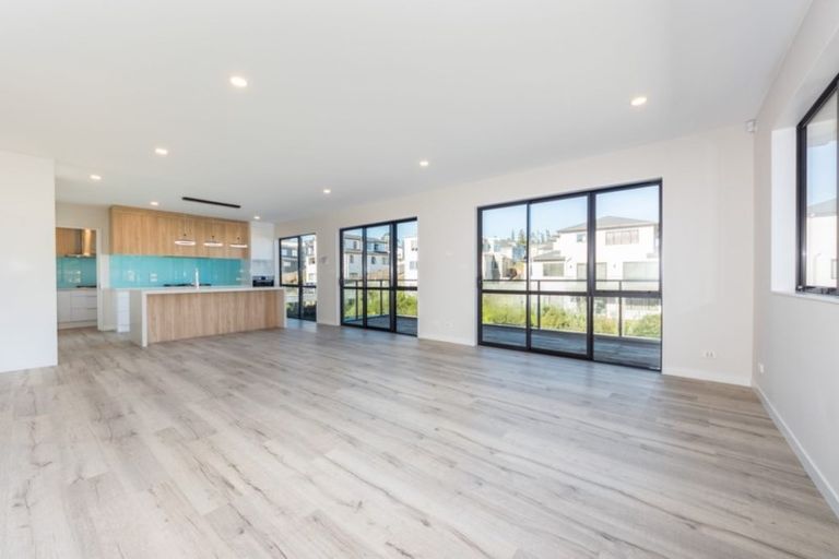 Photo of property in 6 Moko Lane, Greenhithe, Auckland, 0632