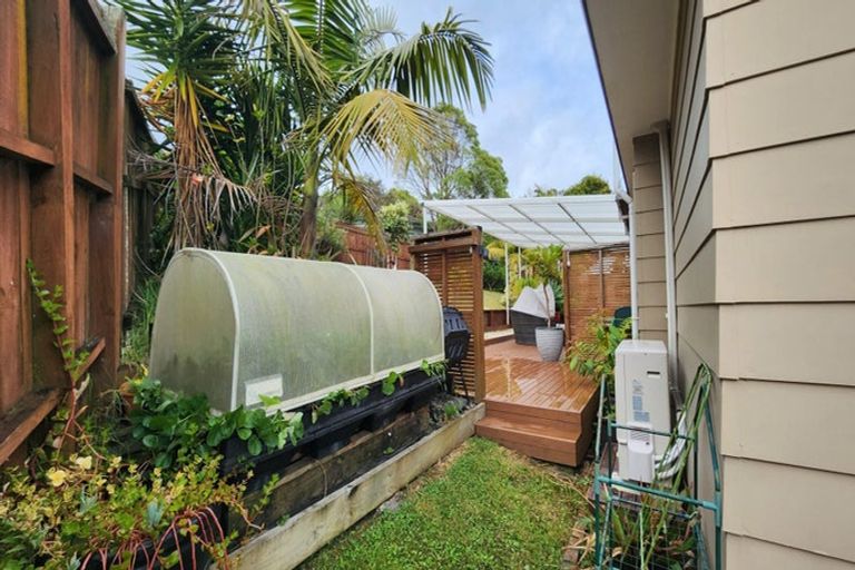 Photo of property in 2 Broadfield Street, Massey, Auckland, 0614