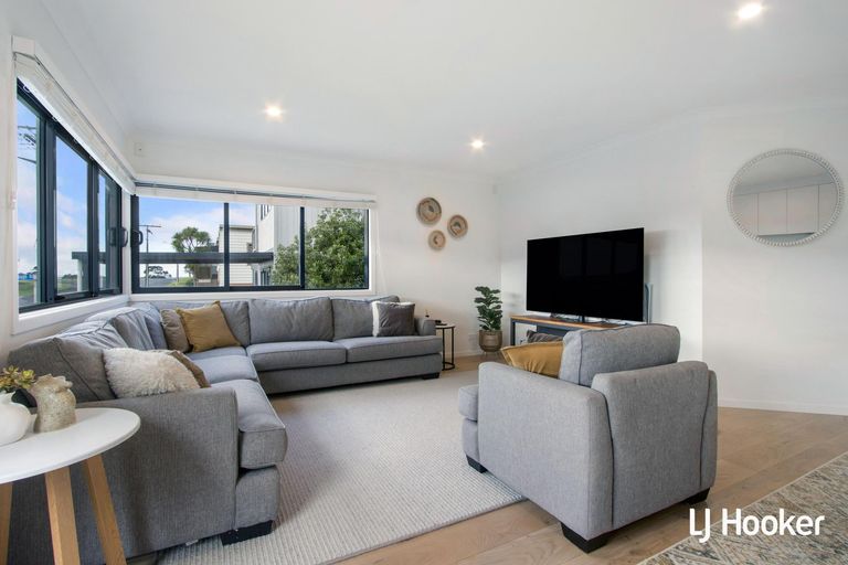 Photo of property in 17 Brighton Road, Waihi Beach, 3611