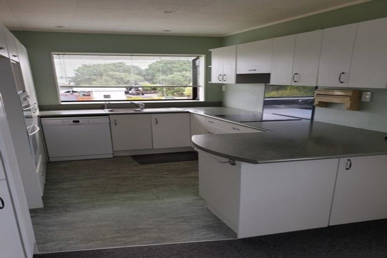 Photo of property in 28 Manaia View Road, One Tree Point, 0118