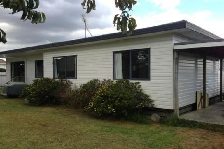 Photo of property in 1/5 Solveig Place, Randwick Park, Auckland, 2105