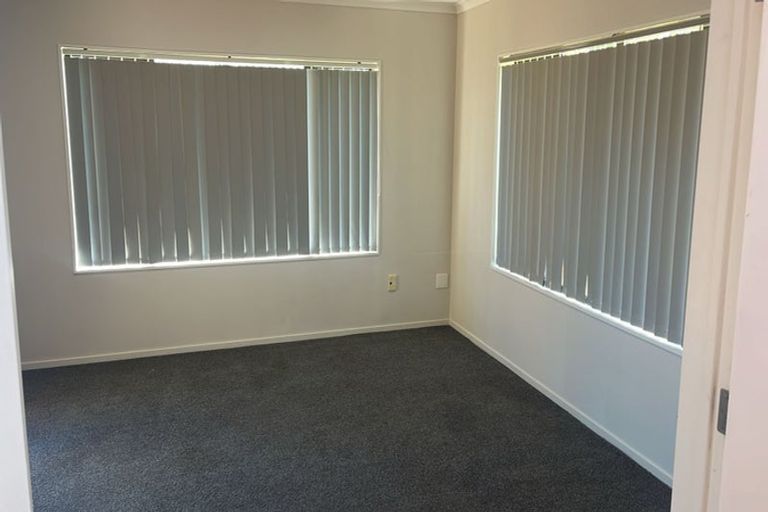 Photo of property in 16 Lamia Place, The Gardens, Auckland, 2105