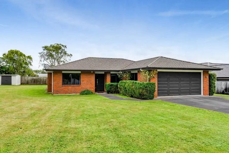 Photo of property in 4 Becklands Place, Inglewood, 4330