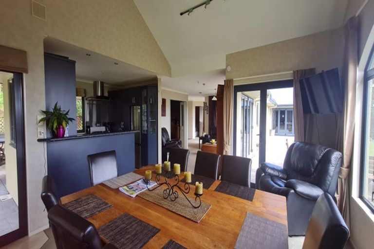 Photo of property in 311 Croydon Road, Midhirst, Stratford, 4394