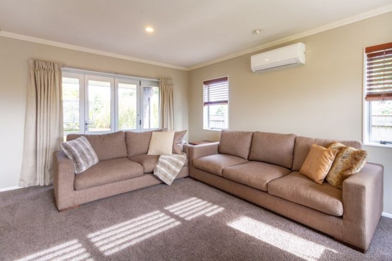 Photo of property in 174 Schnell Drive, Kelvin Grove, Palmerston North, 4414