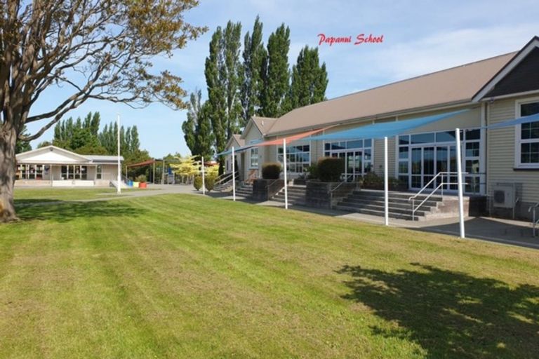 Photo of property in 1/49 Winters Road, Redwood, Christchurch, 8051