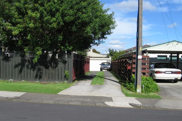 Photo of property in 2/7 Richard Avenue, Bucklands Beach, Auckland, 2014