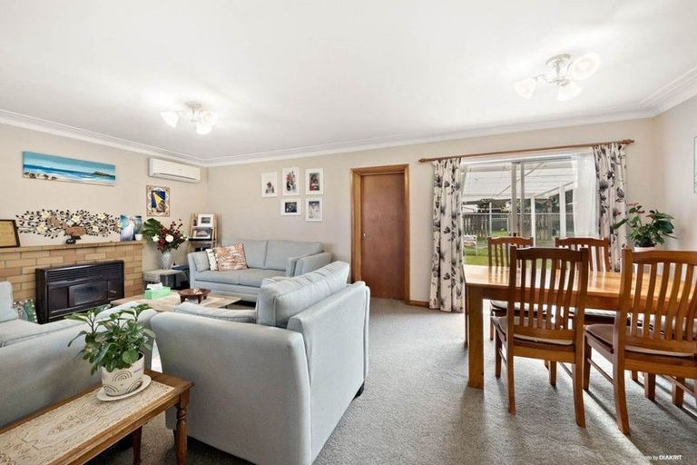 Photo of property in 61 Taikata Road, Te Atatu Peninsula, Auckland, 0610