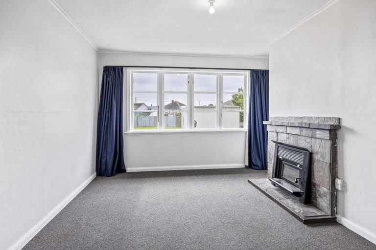 Photo of property in 12 Egmont Street, Patea, 4520