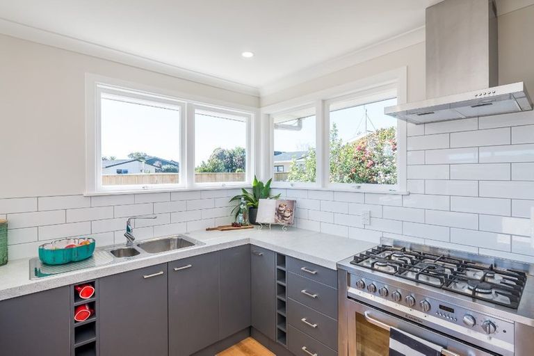 Photo of property in 7a Tawa Street, Waikanae, 5036