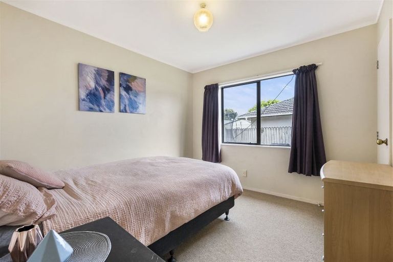 Photo of property in 1/12 Aurea Avenue, Pakuranga, Auckland, 2010