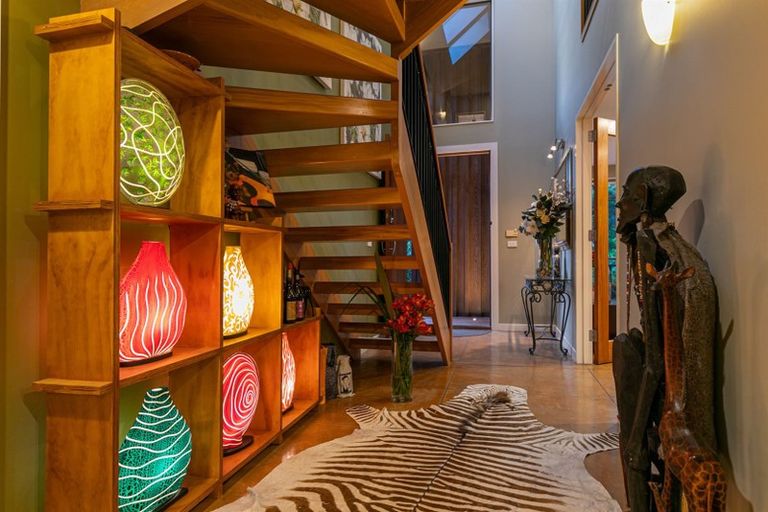 Photo of property in 8 Remu Place, Greenhithe, Auckland, 0632